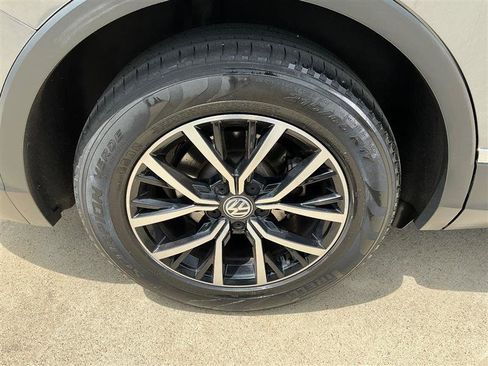 Used 2021 Volkswagen Tiguan SE R-Line FWD image 22