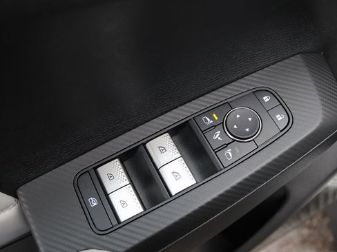 Used 2025 Mitsubishi Outlander AWD image 20