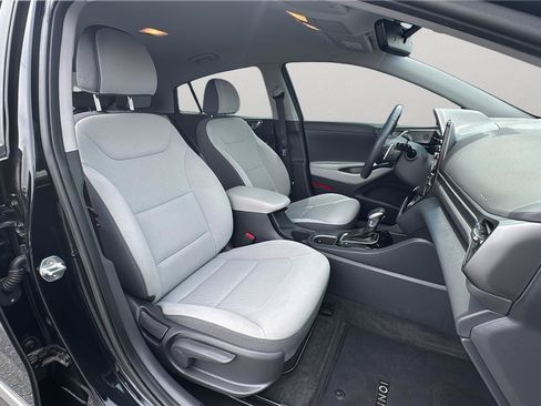 Used 2022 Hyundai Ioniq SEL FWD image 21