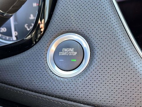 Used 2024 Cadillac XT6 Luxury image 30