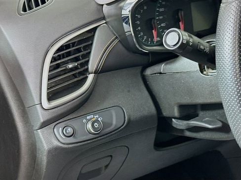 Used 2019 Chevrolet Trax LT image 11