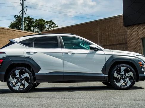 Used 2026 Hyundai Kona Limited FWD image 6