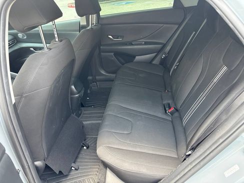 Used 2022 Hyundai Elantra SEL FWD image 19