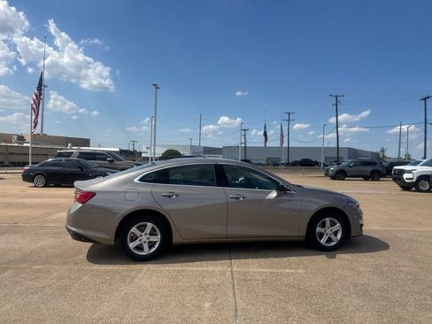 Used 2025 Chevrolet Malibu LS FWD image 28
