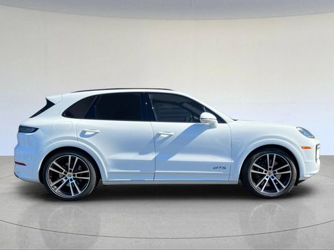 Certified 2026 Porsche Cayenne GTS AWD/4WD image 10