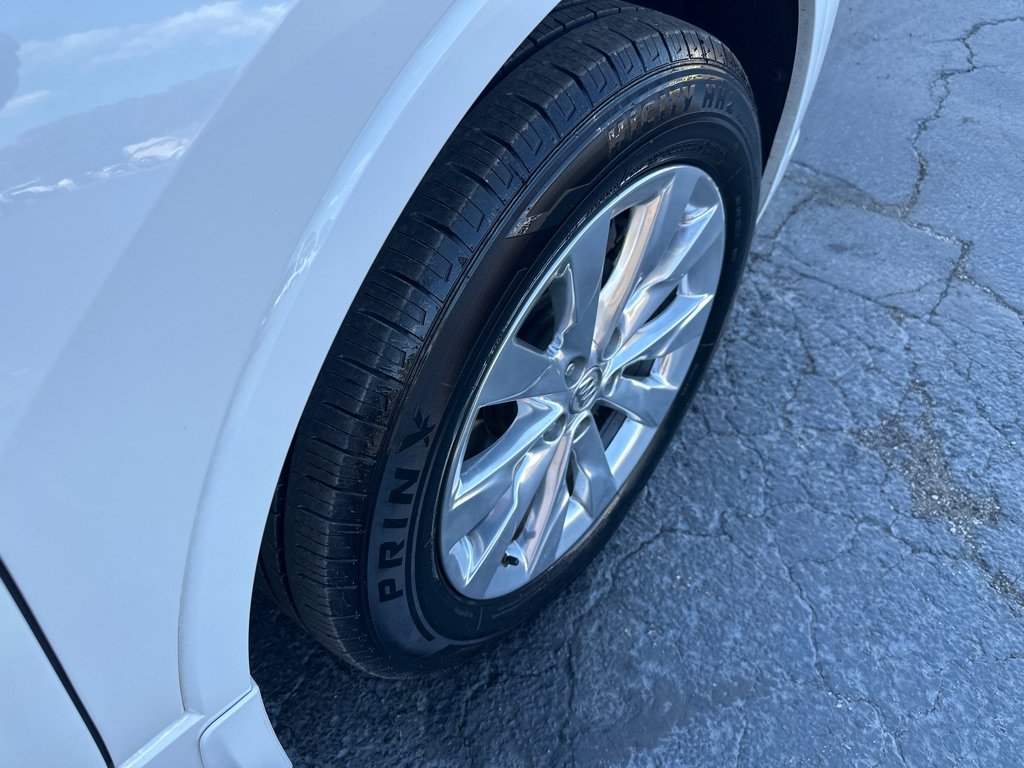 Used 2018 Buick Envision Essence FWD image 8
