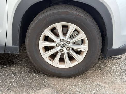 Used 2025 Toyota Grand Highlander FWD image 13