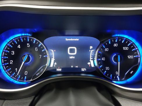 New 2026 Chrysler Pacifica Select image 18