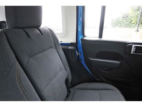 Used 2025 Jeep Wrangler Unlimited Sport AWD/4WD image 10
