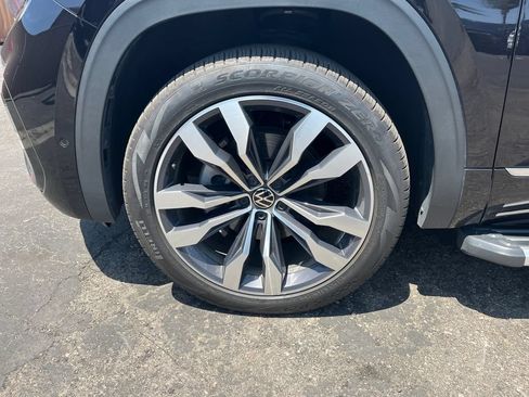 Used 2022 Volkswagen Atlas SEL Premium AWD/4WD image 26