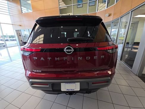 New 2026 Nissan Pathfinder Platinum FWD image 11