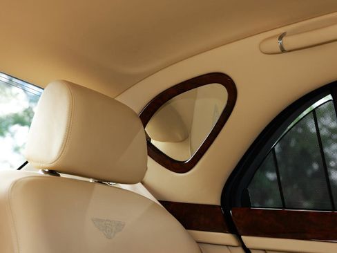 Used 2012 Bentley Mulsanne RWD image 25