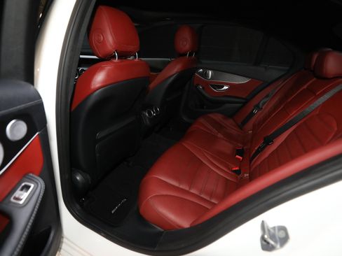 Used 2017 Mercedes-Benz C 300 4MATIC Sedan image 4