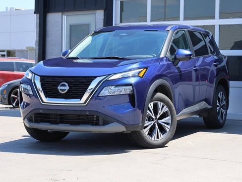 Used 2022 Nissan Rogue SV AWD/4WD image 3