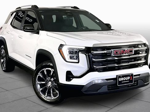 Used 2026 GMC Terrain Elevation w/ Elevation Premium Package image 3