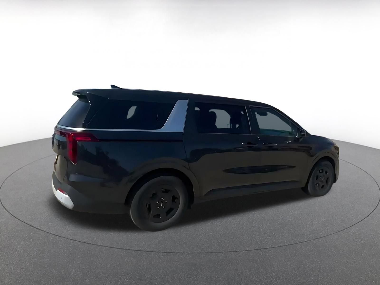 Used 2026 Kia Carnival FWD image 14