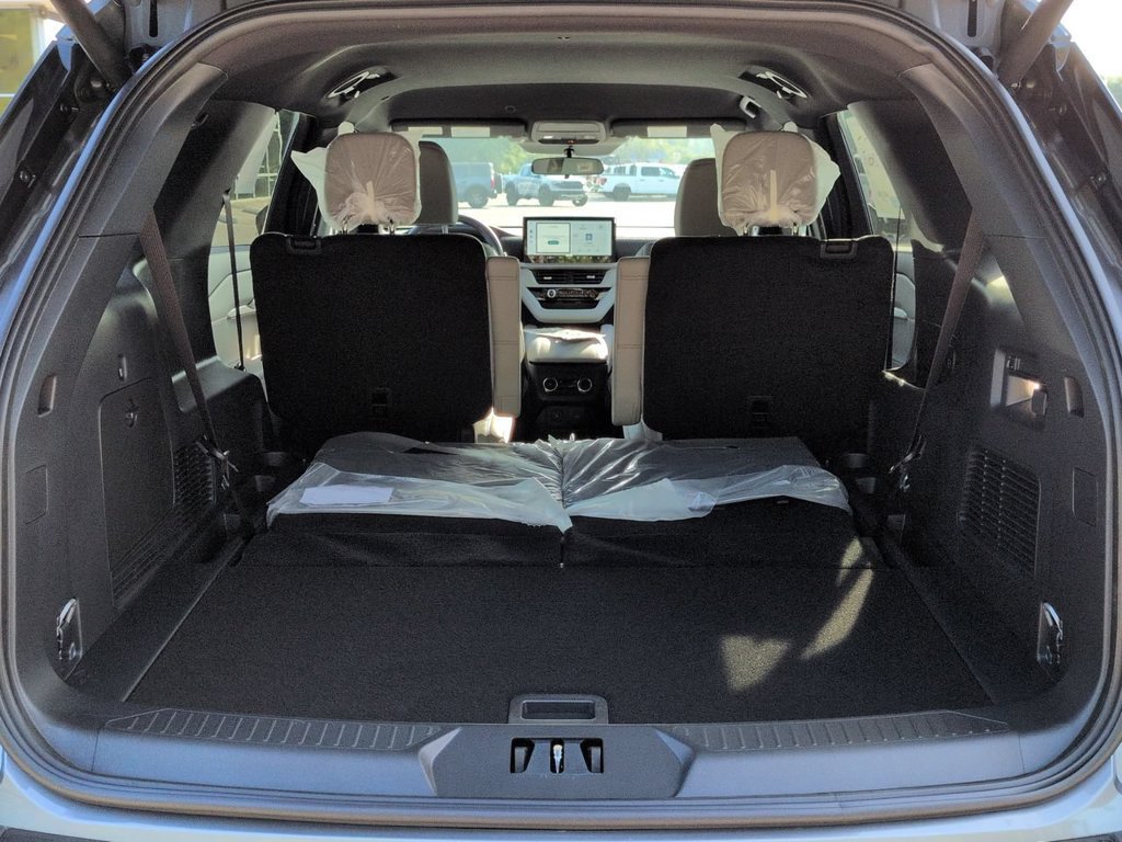 New 2027 Ford Explorer Active w/ Active Comfort Package RWD image 13