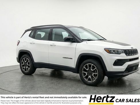 Used 2025 Jeep Compass Trailhawk image 1