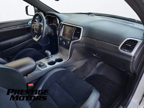 Used 2015 Jeep Grand Cherokee SRT w/ Luxury Group II AWD/4WD image 25