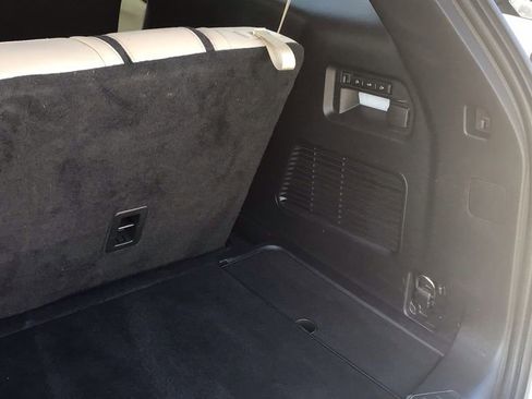 Certified 2022 Ford Explorer Limited w/ Equipment Group 301A image 11