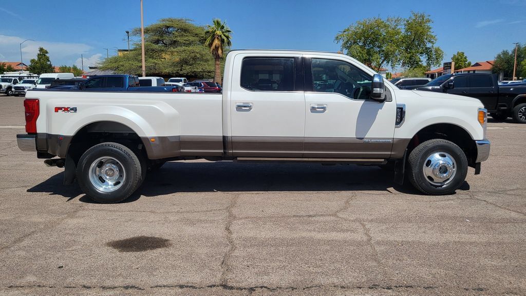 Used 2017 Ford F350 King Ranch w/ King Ranch Ultimate Package AWD/4WD image 12