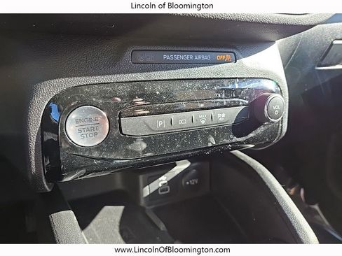 Used 2025 Ford Escape Platinum w/ Premium Technology Package image 32