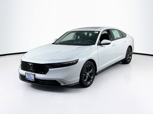 Used 2023 Honda Accord EX image 1