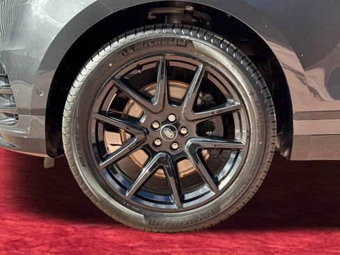 New 2026 Land Rover Range Rover Velar Dynamic SE image 11