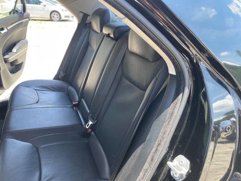 Used 2017 Chrysler 300 Limited RWD image 19