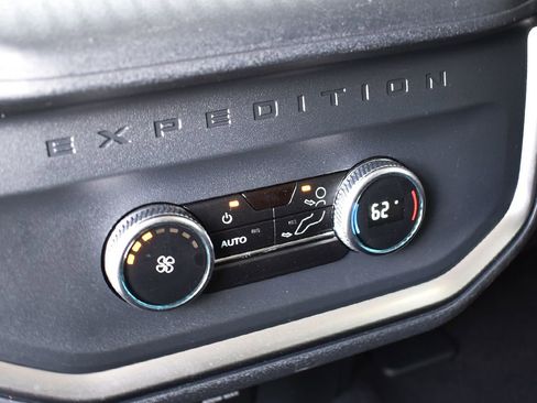 Used 2025 Ford Expedition Max Active AWD/4WD image 30