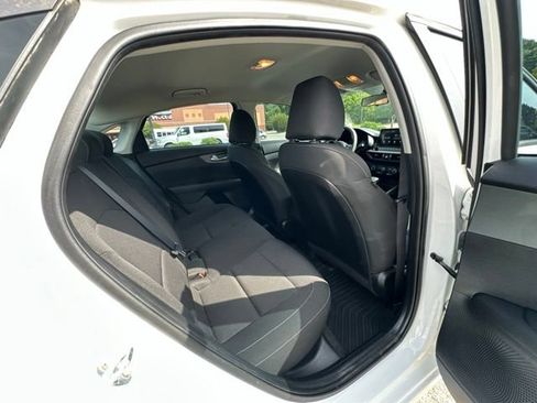 Used 2020 Kia Forte LXS FWD image 17