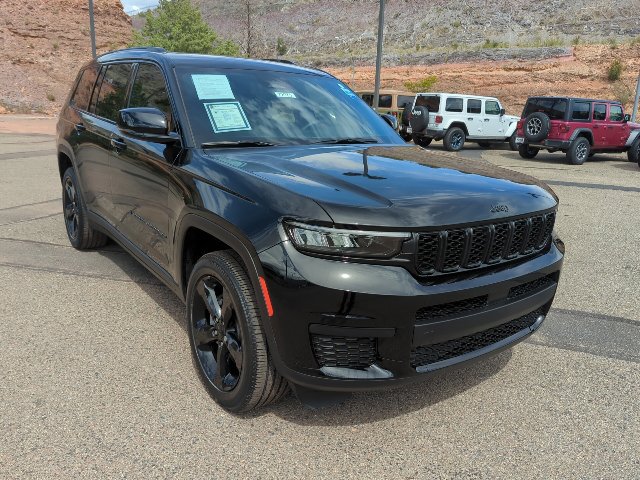 Certified 2023 Jeep Grand Cherokee L Laredo AWD/4WD image 3