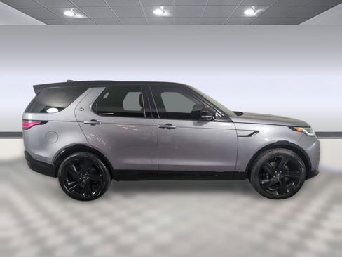 Used 2025 Land Rover Discovery Metropolitan Edition image 5