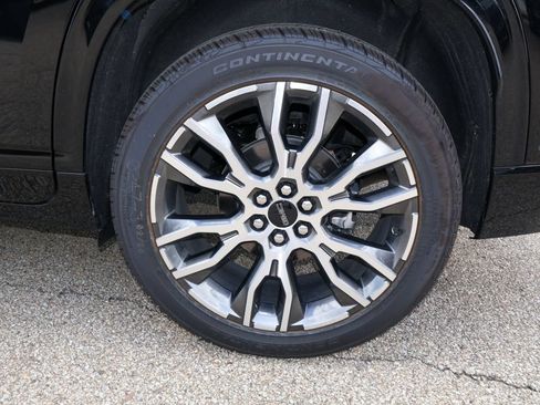 New 2026 GMC Acadia Denali Ultimate w/ LPO, Floor Liner Package FWD image 37