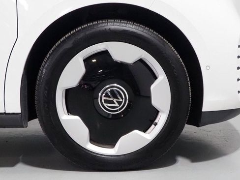Used 2025 Volkswagen ID. Buzz Pro S image 48