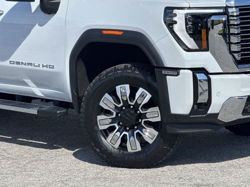 Used 2026 GMC Sierra 2500 Denali w/ Technology Package AWD/4WD image 13