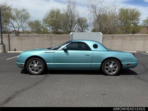 Used 2002 Ford Thunderbird RWD image 3