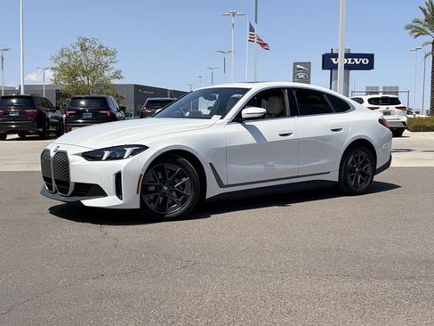 Used 2025 BMW i4 eDrive40 w/ Parking Assistance Package RWD image 2