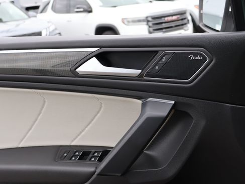 Used 2019 Volkswagen Tiguan SEL Premium AWD/4WD image 35