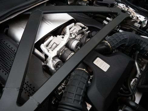 Used 2023 Aston Martin DB11 Coupe image 26