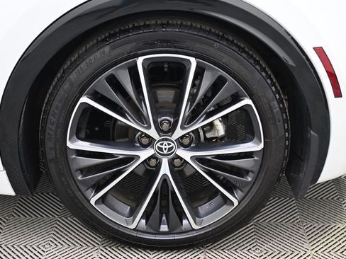 Used 2024 Toyota Prius XLE image 20