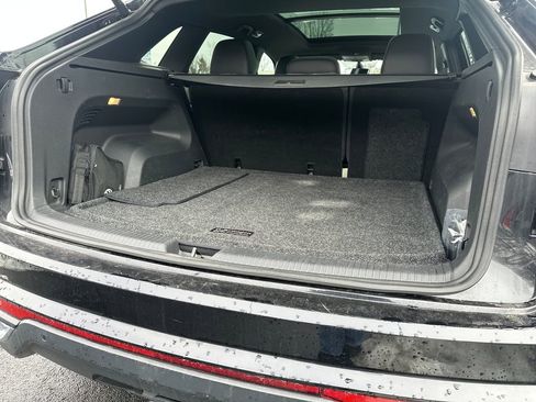 Used 2023 Volkswagen Atlas Cross Sport SE w/ Panoramic Sunroof Package image 15