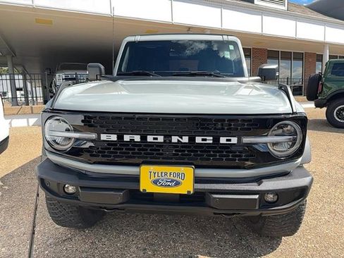 Used 2022 Ford Bronco Wildtrak image 3