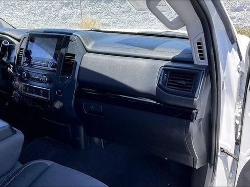 Used 2023 Nissan Titan SV AWD/4WD image 16