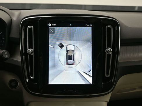 New 2026 Volvo XC40 B5 Ultra w/ Protection Package Premier image 20