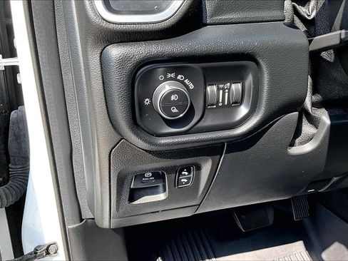Used 2022 RAM 1500 Laramie AWD/4WD image 37