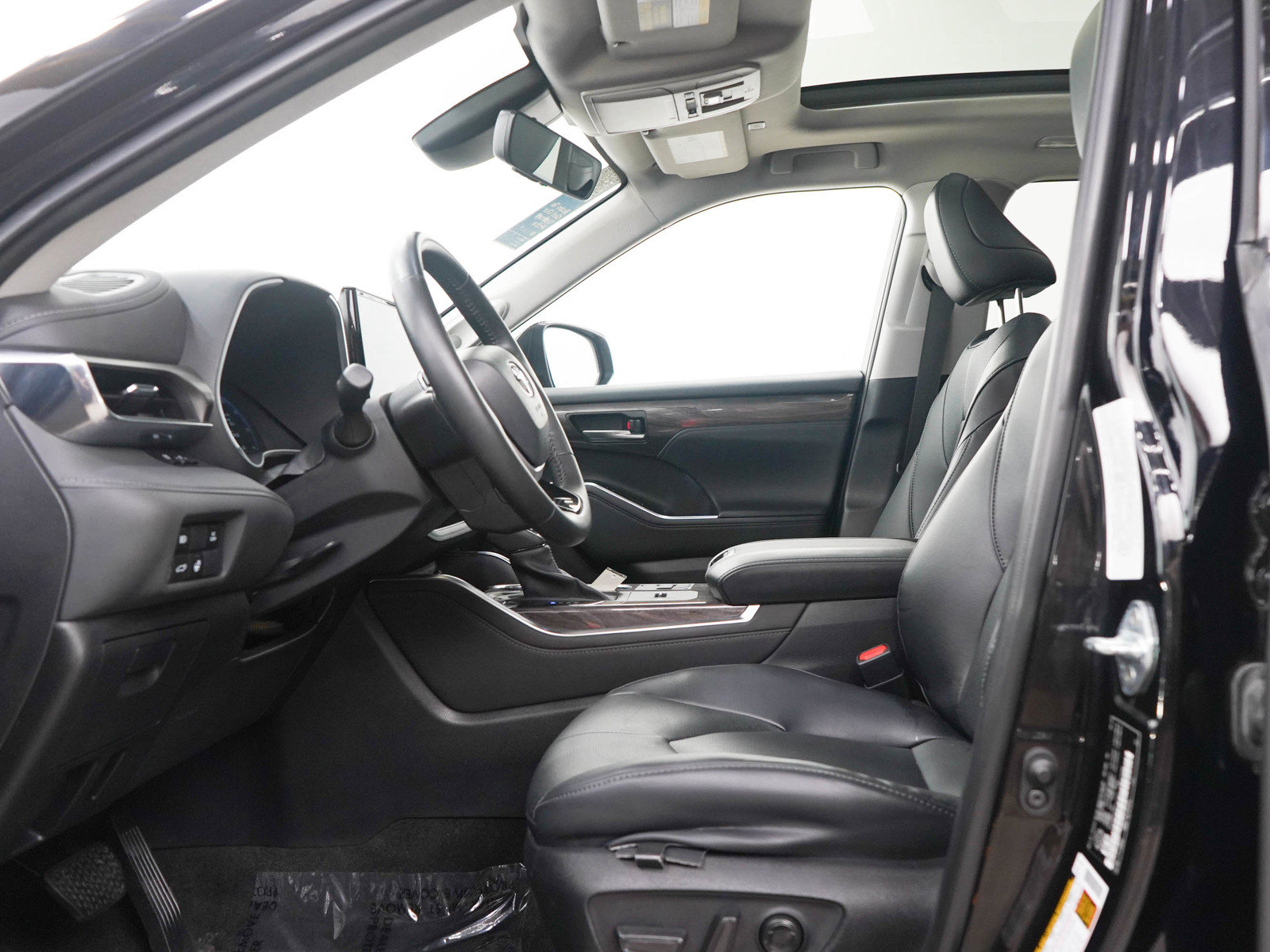 Used 2023 Toyota Highlander Limited AWD/4WD image 25
