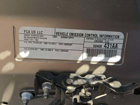 Used 2019 Jeep Cherokee Latitude w/ Popular Appearance Group image 23