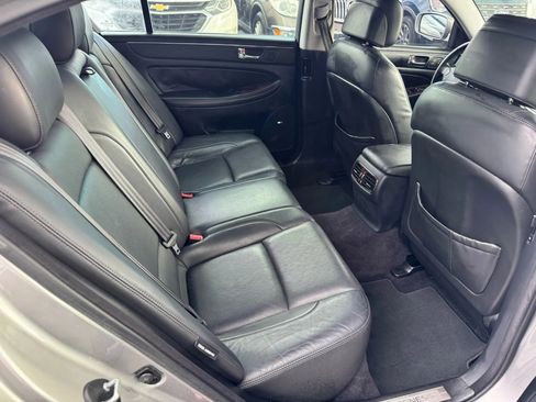 Used 2011 Hyundai Genesis 3.8 w/ Technology Pkg 4 image 15