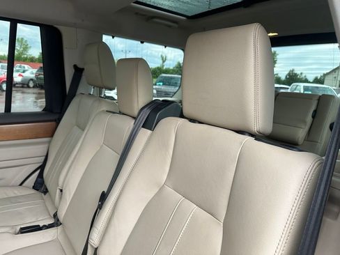 Used 2016 Land Rover LR4 HSE AWD/4WD image 24